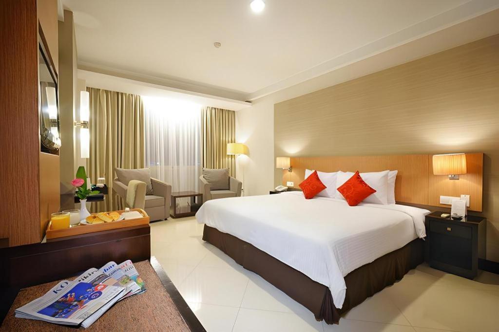 Grage Hotel Чиребон Екстер'єр фото